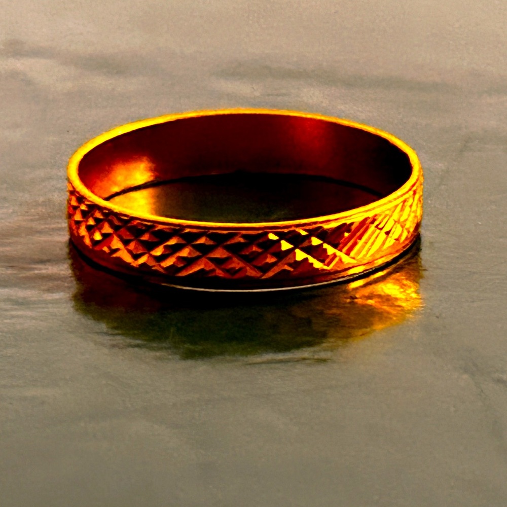 Size 6 Gold Criss Cross Pattern Minimalist Ring